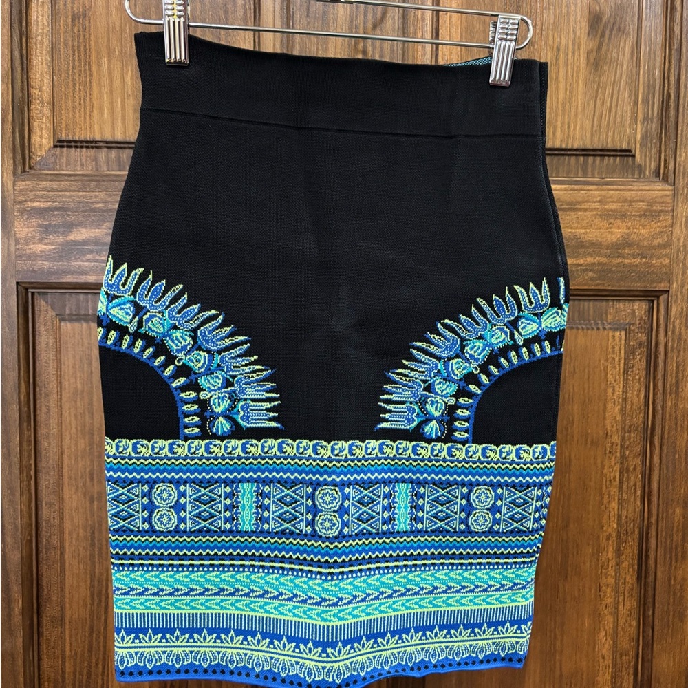 BCBGMaxAzria Black and Blue Embroidered Pencil Skirt NWOT